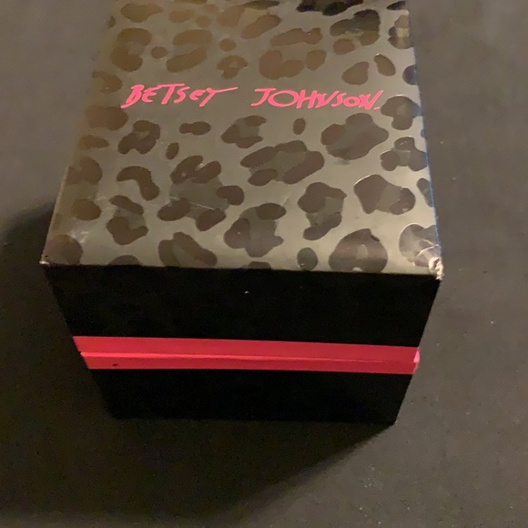 Betsey Johnson pink leopard watch - Picture 7 of 10